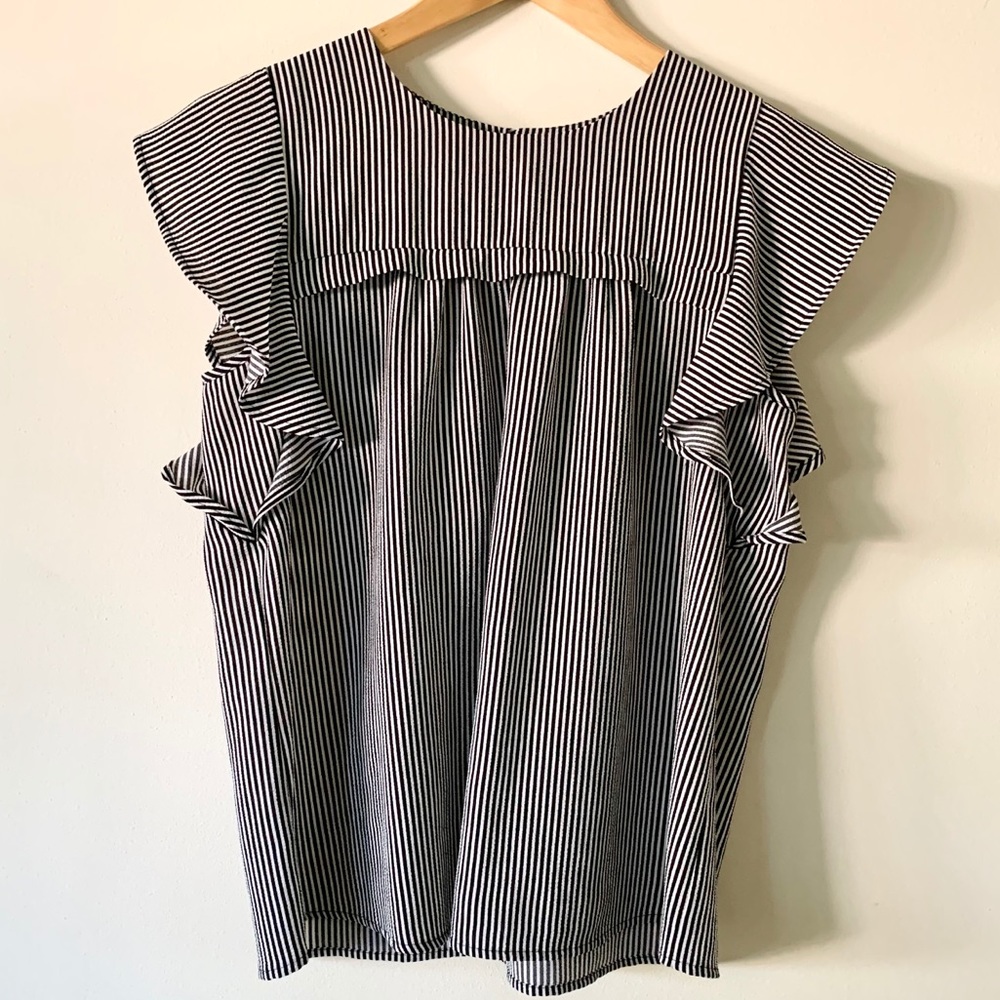 🎉HP!!🎉 Monteau | Black and White Striped Top